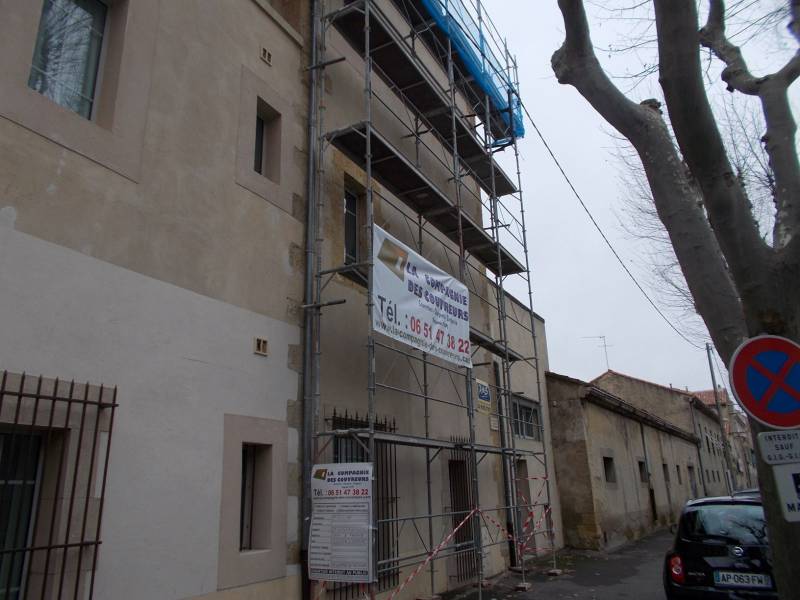 Echafaudage de Couvreur Zingueur por Rénovation de Toiture en ville à Salon de Provence 13300 Bouches du Rhône  