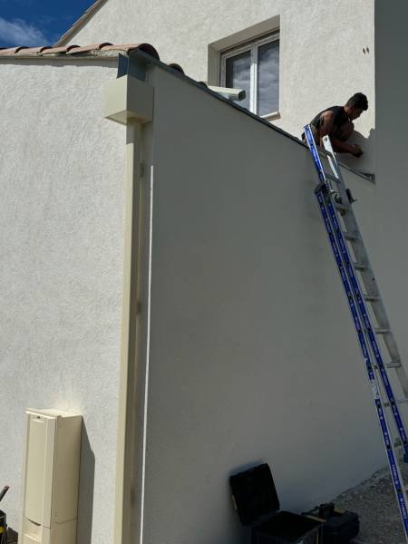 Pose de gouttières en alu sur Salon de Provence
